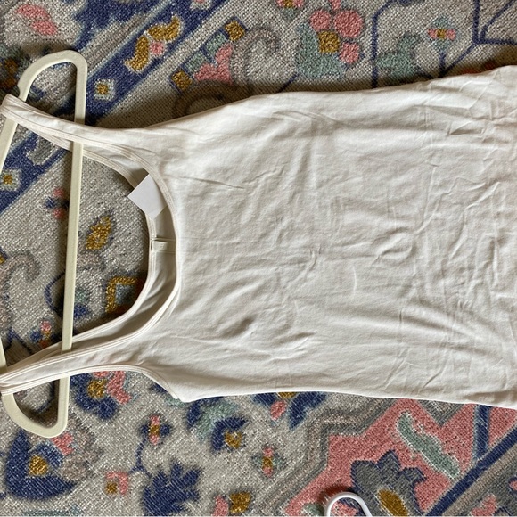 SKIMS tank top. Never worn, size large and sold out online! - Picture 3 of 6